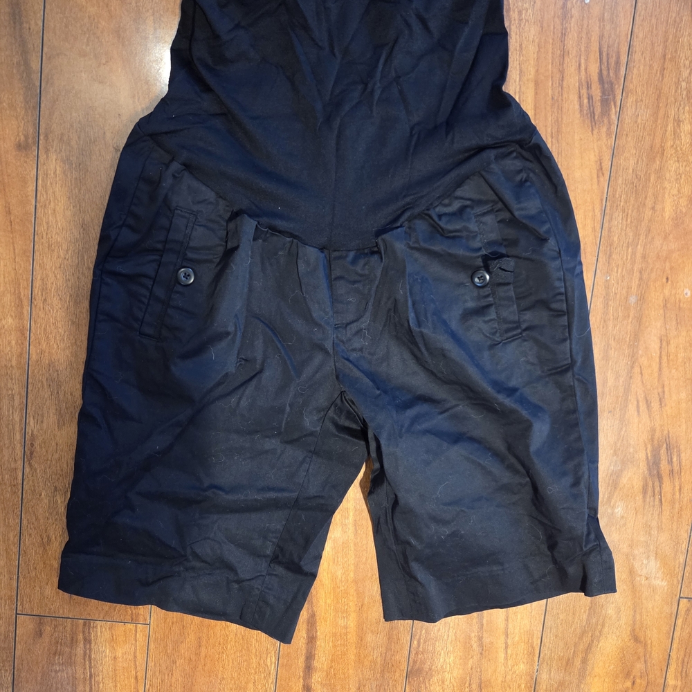 Woman's A Pea in the Pod Black Maternity Cargo Shorts - Size SMALL